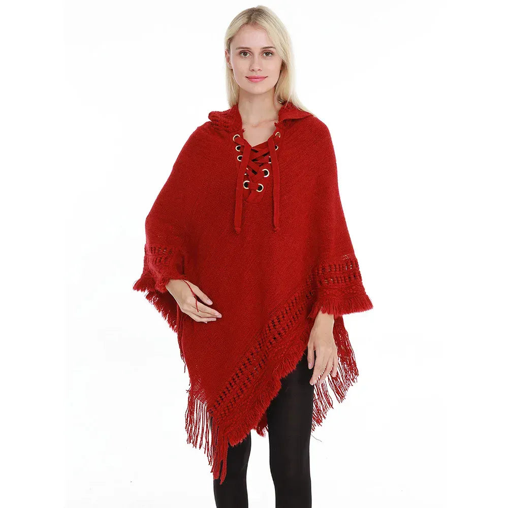 Virkattu poncho, jossa huppu ja hapsut