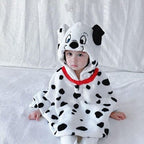Viihtyisä vauvaponcho, jossa dalmatialainen kuvio