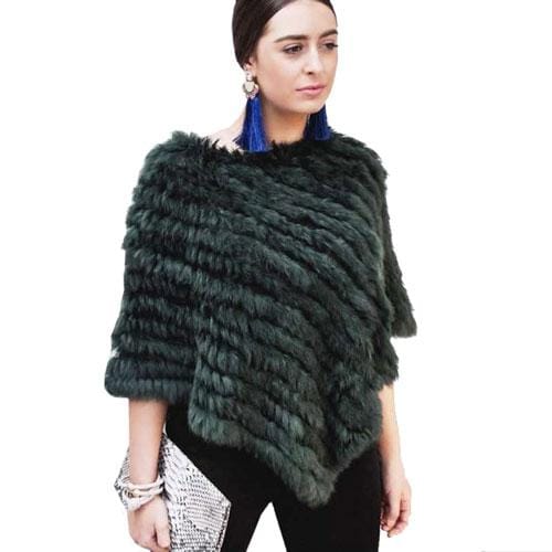 Raidallinen turkisnaisten poncho