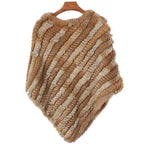 Raidallinen turkisnaisten poncho
