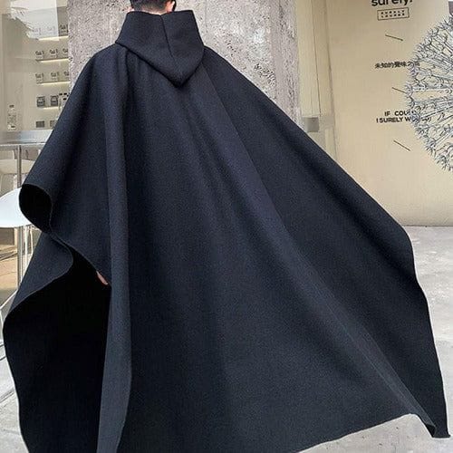 Pitkä urbaani streetwear-poncho