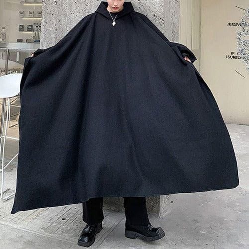 Pitkä urbaani streetwear-poncho