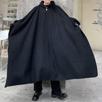 Pitkä urbaani streetwear-poncho