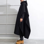 Pitkä urbaani streetwear-poncho