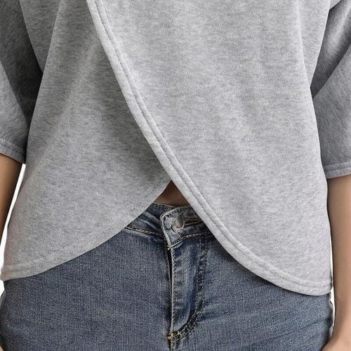 Ruudullinen naisten poncho pystypääntiellä
