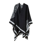 Naisten ruudullinen talviponcho
