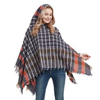 Kesäinen naisten poncho hupulla