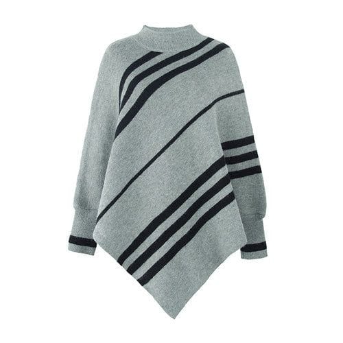 Neuleponcho pitkillä hihoilla