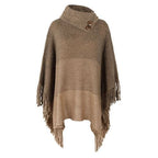 Lämmin poncho napeilla