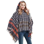 Kesäinen naisten poncho hupulla
